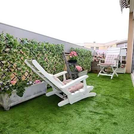 2 Pieces Avec Balcon - Parking - Proche Versailles Apartmán
