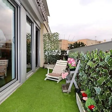 2 Pieces Avec Balcon - Parking - Proche Versailles *