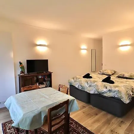 2 Pieces Avec Balcon - Parking - Proche Versailles Apartmán